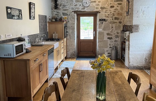 Le Lardin-Saint-Lazare House | GITE LE RELAIS DE LA DILIGENCE, building built in 1823