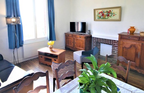 Mesnieres-en-Bray House | Gite Mesnières-en-Bray, 3 bedrooms, 6 persons
