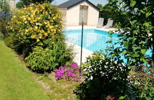 Cieutat House | Gite Montaigu with large pool and stunning mountain views. Sleeps up to 4