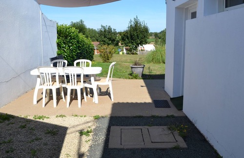 Verruyes House | GITE N ° 11/12 WITHIN A VILLAGE OF GITE WITH SWIMMING POOL AND JACUZZI