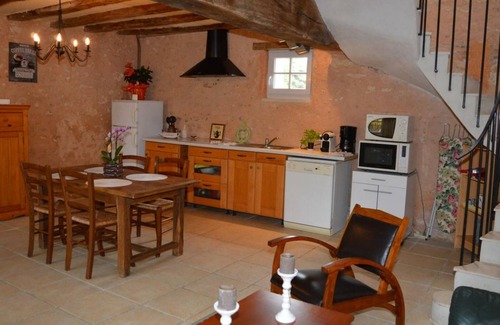 Nazelles-Negron Cottage | Gite Nazelles-Négron, 2 bedrooms, 3 persons