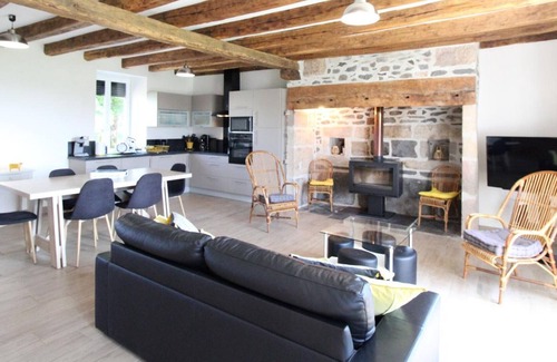 Pleaux Cottage | Gite Pleaux, 3 bedrooms, 6 persons