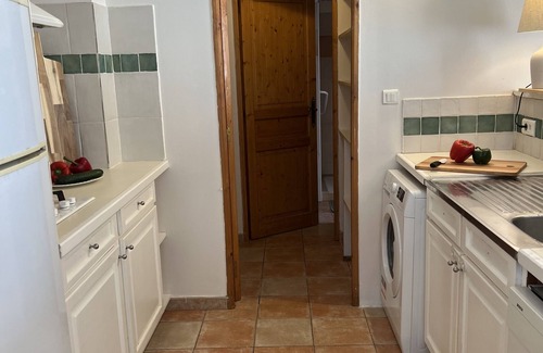 Cessenon-sur-Orb Apartment | Gite Pour 4 Personnes Avec Piscine et vue sur la Vallée de L'orb