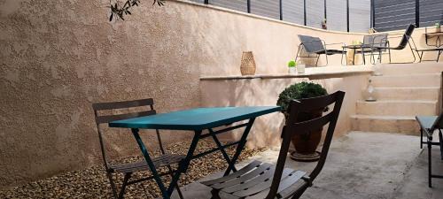 Graveson House | Gite pour deux avec bassin relaxant sans vis a vis