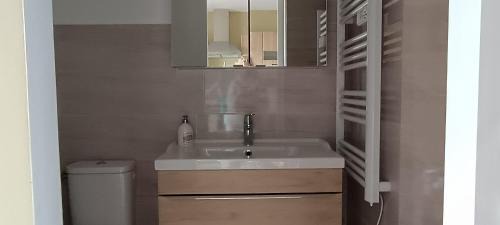 Graveson House | Gite pour deux avec bassin relaxant sans vis a vis
