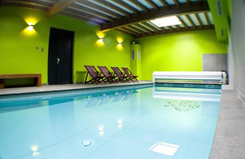 Rochesson Apartment | Gite Roche Des Ducs avec Piscine toute l'année, Spa, Sauna, Hammam