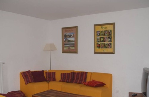Saint-Andre-de-Vezines Cottage | Gite Saint-André-de-Vézines, 4 bedrooms, 10 persons