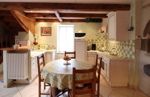 Saint-Martin-Cantales Cottage | Gite Saint-Martin-Cantalès, 1 bedroom, 4 persons