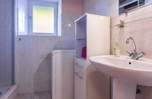 Saint-Lyphard Cottage | Gite Saint-Lyphard, 2 bedrooms, 4 persons