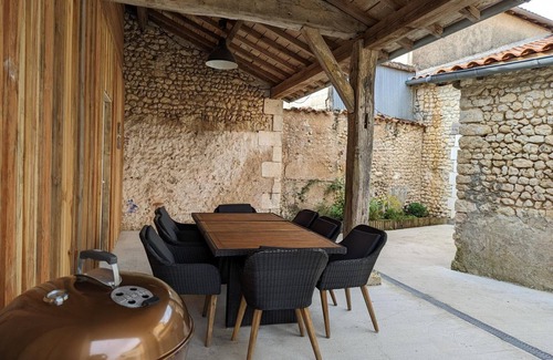 Salles-Lavalette Cottage | Gite Salles-Lavalette, 4 bedrooms, 8 persons