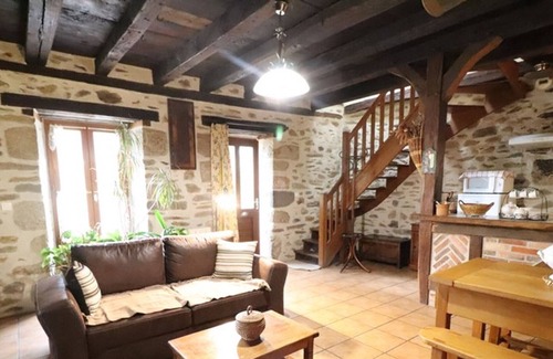 Sansac-de-Marmiesse Cottage | Gite Sansac-de-Marmiesse, 1 bedroom, 3 persons