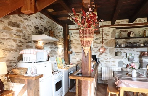 Sansac-de-Marmiesse Cottage | Gite Sansac-de-Marmiesse, 1 bedroom, 3 persons
