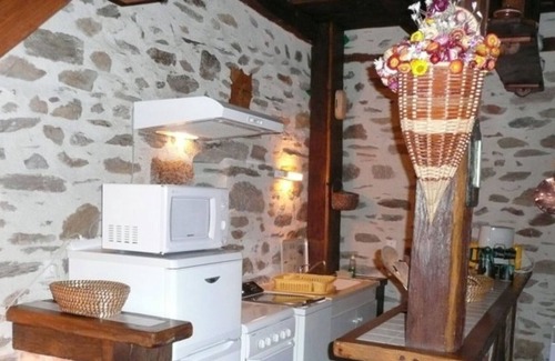 Sansac-de-Marmiesse Cottage | Gite Sansac-de-Marmiesse, 1 bedroom, 3 persons