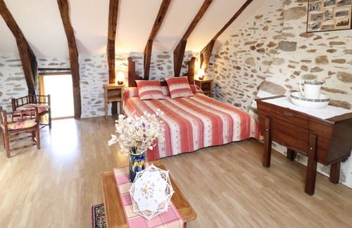 Sansac-de-Marmiesse Cottage | Gite Sansac-de-Marmiesse, 1 bedroom, 3 persons