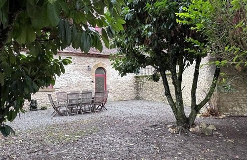 Souvigny Cottage | Gite Souvigny, 4 bedrooms, 8 persons