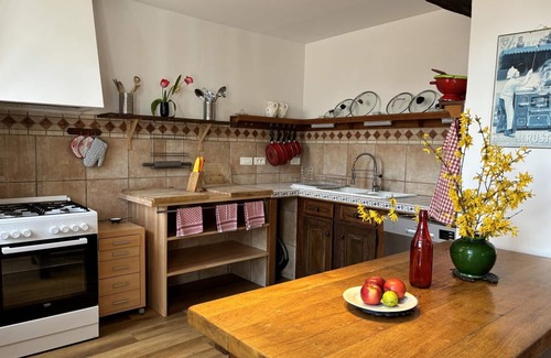 Trezelles Cottage | Gite Trézelles, 5 bedrooms, 12 persons