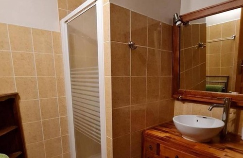 Vallieres-les-Grandes Cottage | Gite Vallières-les-Grandes, 3 bedrooms, 6 persons