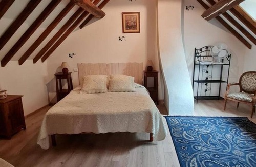 Vallieres-les-Grandes Cottage | Gite Vallières-les-Grandes, 3 bedrooms, 6 persons