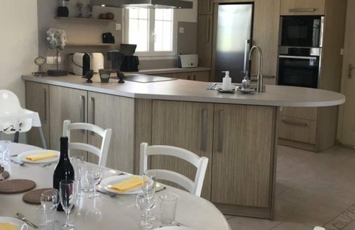 Vallieres-les-Grandes Cottage | Gite Vallières-les-Grandes, 3 bedrooms, 6 persons