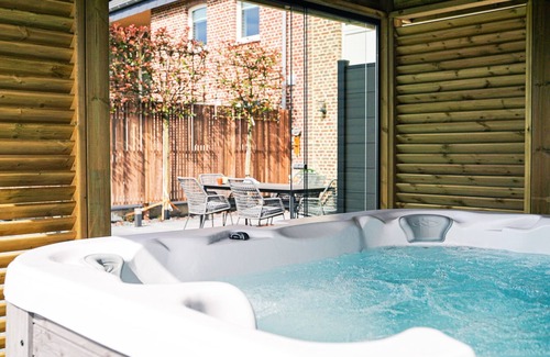 Hannut House | Gite Wellness avec putting green de golf 9 trous