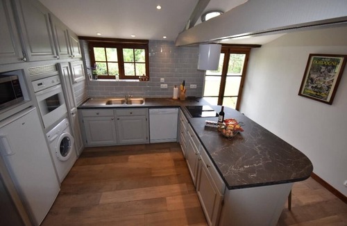 Saint-Jory-las-Bloux Cottage | Gite with stunning views and heated pool near Thiviers in the Dordogne