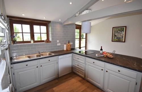 Saint-Jory-las-Bloux Cottage | Gite with stunning views and heated pool near Thiviers in the Dordogne