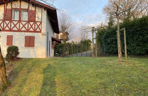 Macaye House | Gite Xoriekin Louhossoa, wonderful montain view