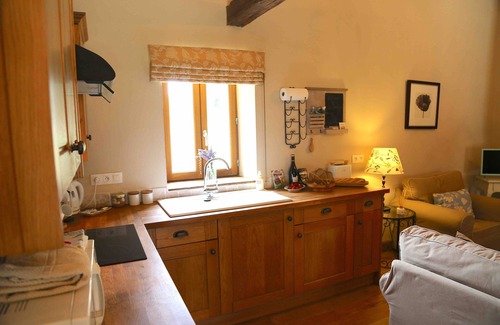Villamblard Cottage | Gites Boutique The Bread Oven Sleeps 6 (3 Bedrooms)