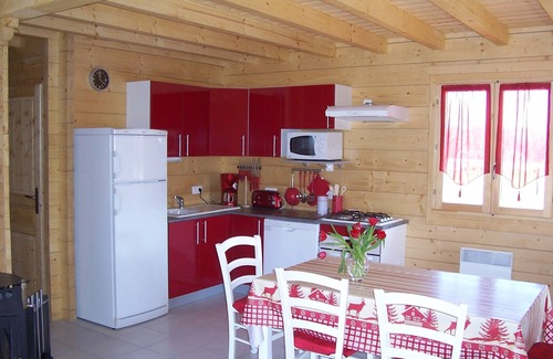Commenailles Ski Chalet | Gîtes of 75m², sleeps 6 with swimming pool (JURA)