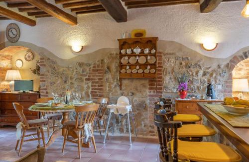Casole d'Elsa House | Giulia Superior Apartment Shared Pool Wi-Fi