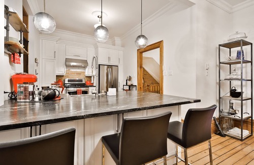 Downtown Montreal House | Giving 65% off for 31 days! Brownstone Home in heart of Montreal!