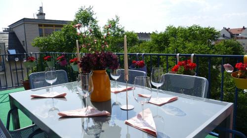 Istvanmezo Apartment | Gizella Terrace by Puskás