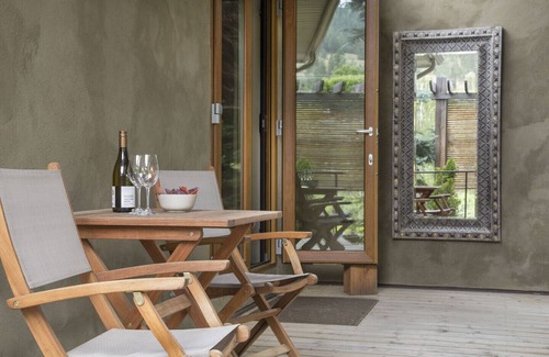 Okanagan-Similkameen House | Gjoa's Vineyard - The Véraison Guest Room