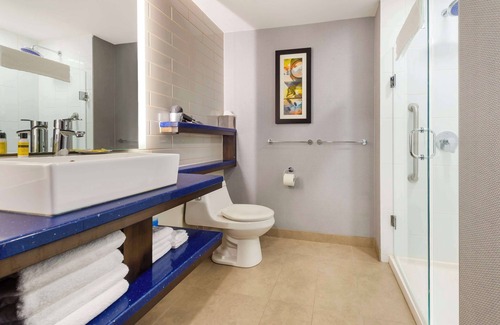 Ottawa Division Hotel | GLō Best Western Kanata Ottawa West