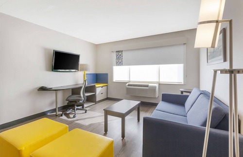Gateway Hotel | GLō Best Western Mississauga Corporate Centre