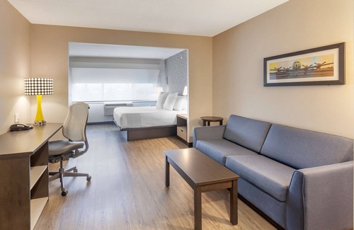 Gateway Hotel | GLō Best Western Mississauga Corporate Centre
