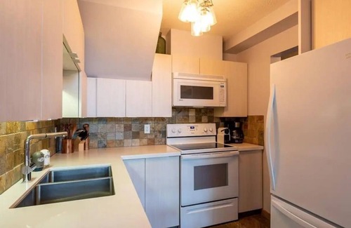 Whistler Condo | Glacier Lodge: Steps to Trails & Nature