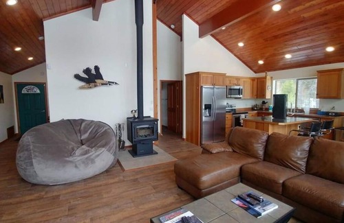 West Glacier House | Glacier Majesty · Getaway Next Door to Glacier National Park