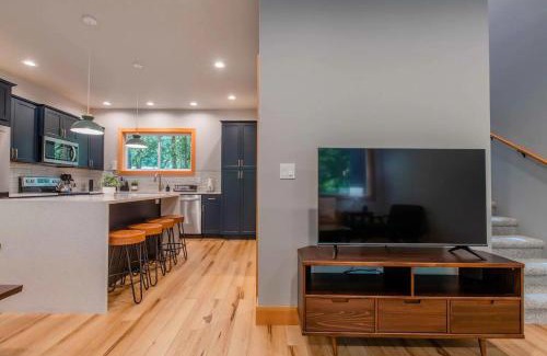 Warnick House | Glacier Springs Cabin 15 - An Amazing Mountain Retreat