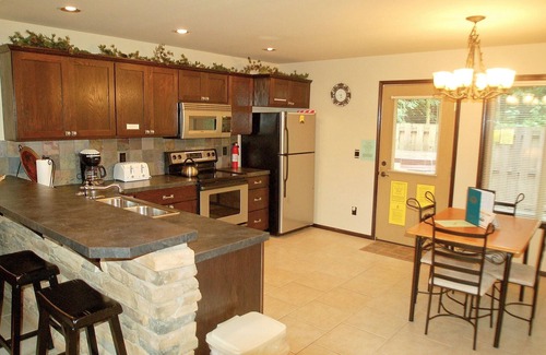 Warnick Cabin | Glacier Springs Cabin 89 Cedar and Log Cabin close to skiing and hiking