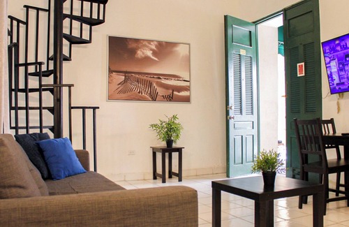 Ponce Centro Apartment | Gladiolas 1102