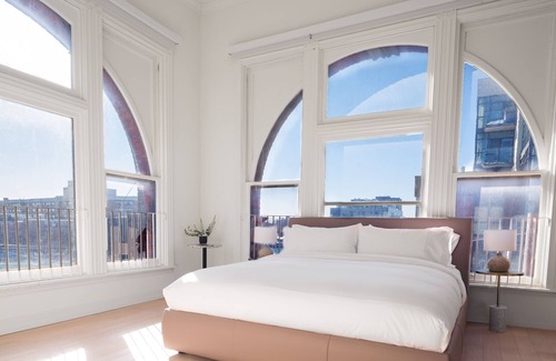 Little Portugal Hotel | Gladstone House