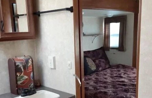 Millersview House | Glam Camper in Lakeside Vineyard