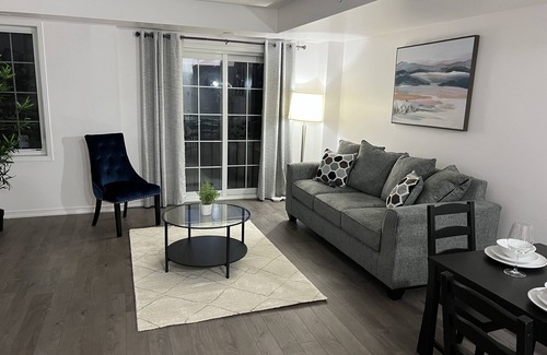 Durham Region House | Glamorous 4 bedroom townhouse with free parking