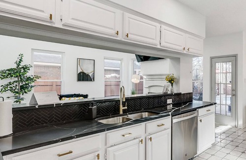 Mesquite House | Glamorous 4BR/2.5B Home with Pool, Game Room & Fire Pit