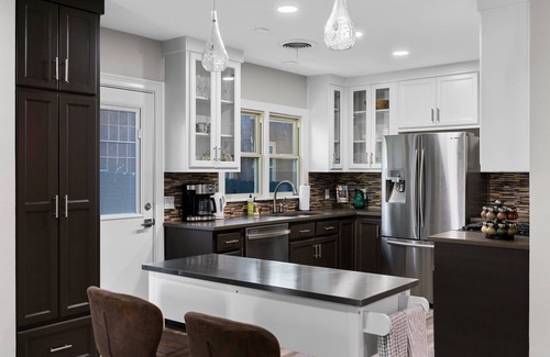 Cherrywood House | Glamorous Bungalow- 5 min to DT Austin