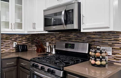Cherrywood House | Glamorous Bungalow- 5 min to DT Austin