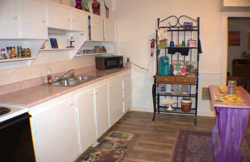 Truth or Consequences Cottage | GLAMOROUS YEAR AROUND DESERT OASIS WITH PRIVATE SOAKING TUB