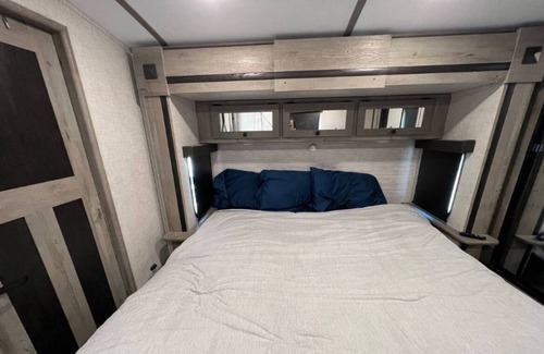 Portage House | Glamorously Beautiful RV Honeymoon Suite for 2