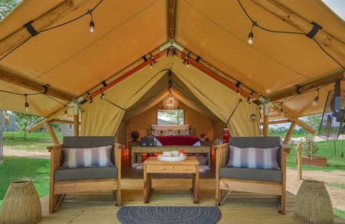 Navasota Other | Glamping at BeeWeaver Honey Farm